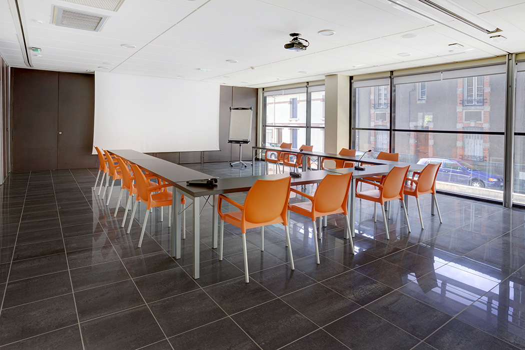 Louer les salles du Crous 5 MIU salle locative équipée avec un espace de travail entièrement modulable, adapté à l'organisation d'évènements.