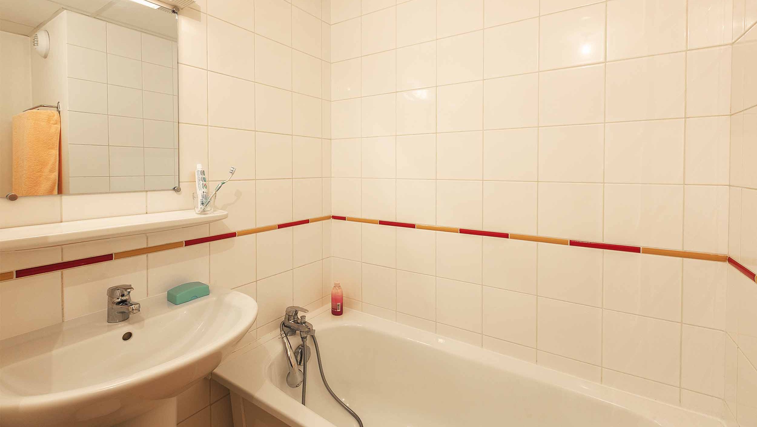 Residence Hauts de Lafayette Crous Clermont Auvergne T1 salle de bain e1669904357591