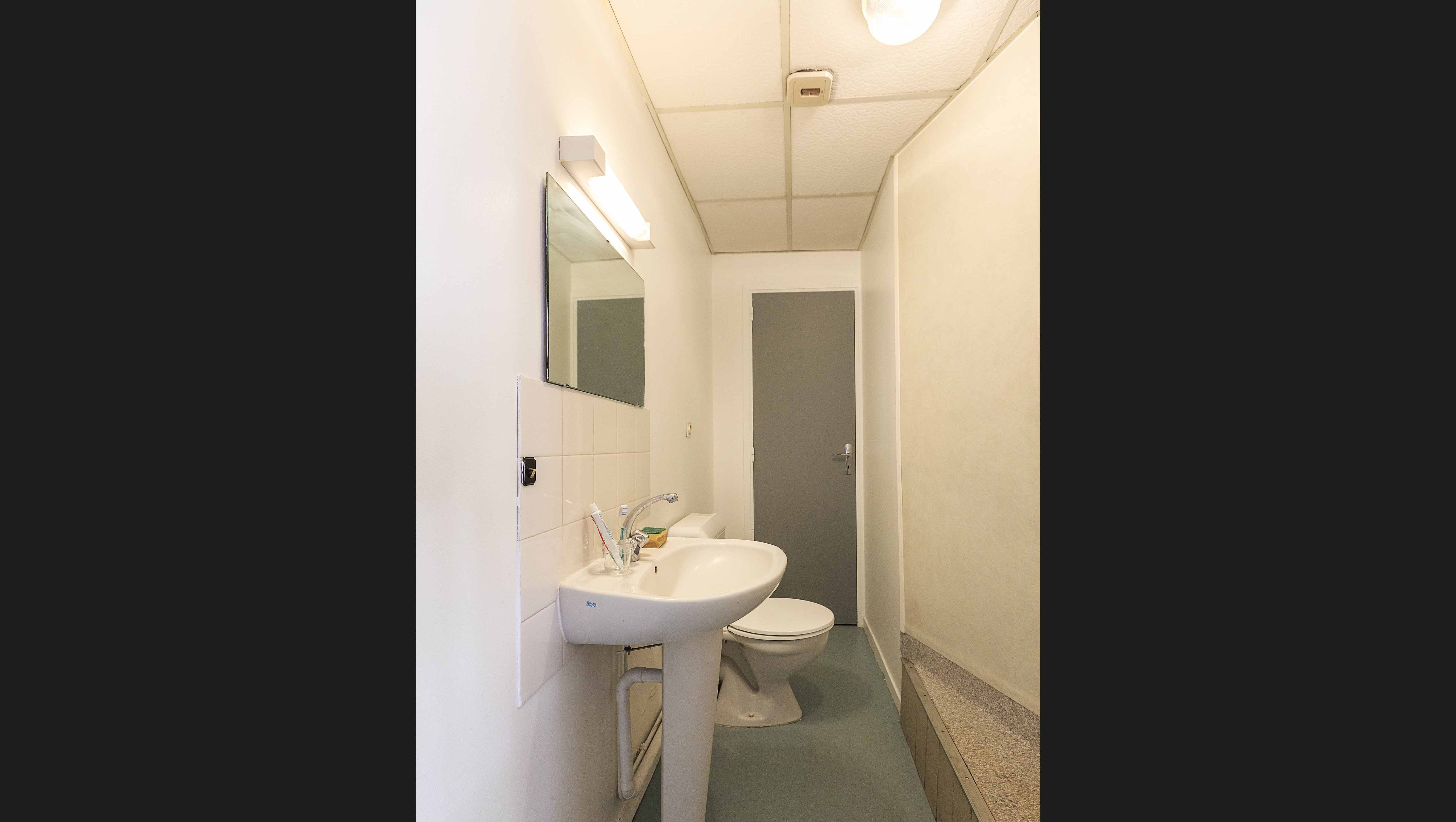 Studio3-salle-de-bain-Résidence Le Port - Crous Clermont Auvergne