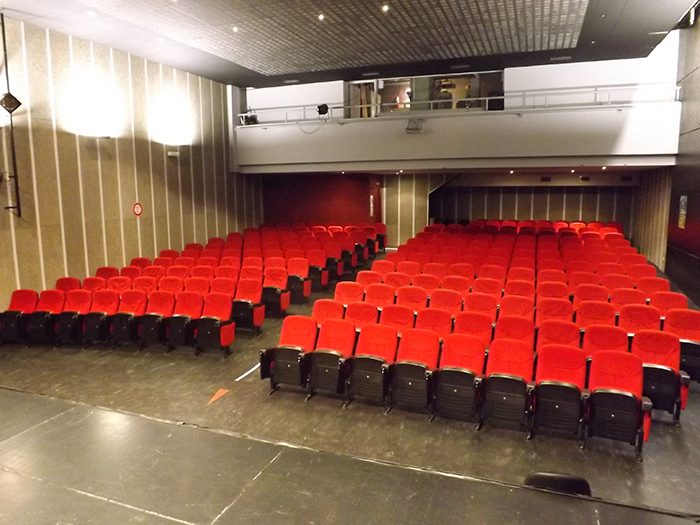 La salle des Frères Lumière est une salle de spectacle offrant une ambiance cinématographique à vos séances de projection.