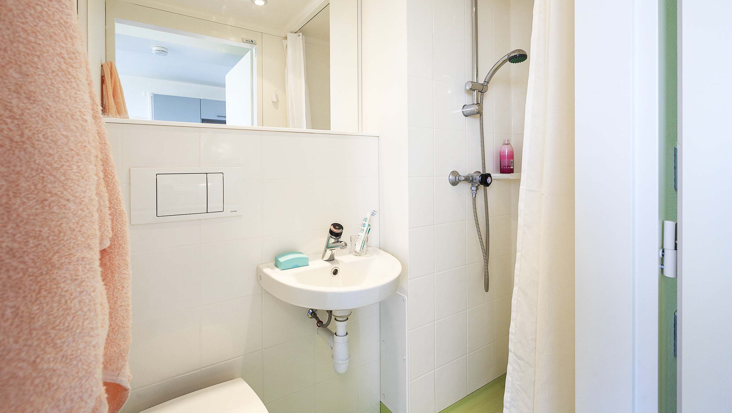 Residence Montlucon Studio salle bain Crous Clermont Auvergne e1669989635932